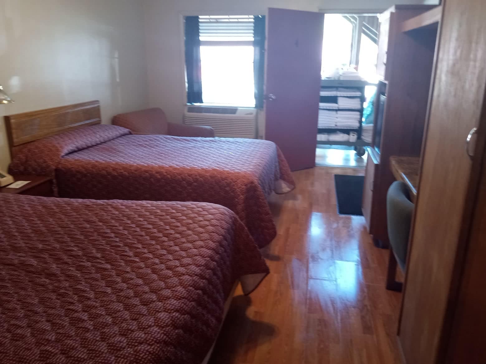 Two Full Size Bed Rooms - Image 1